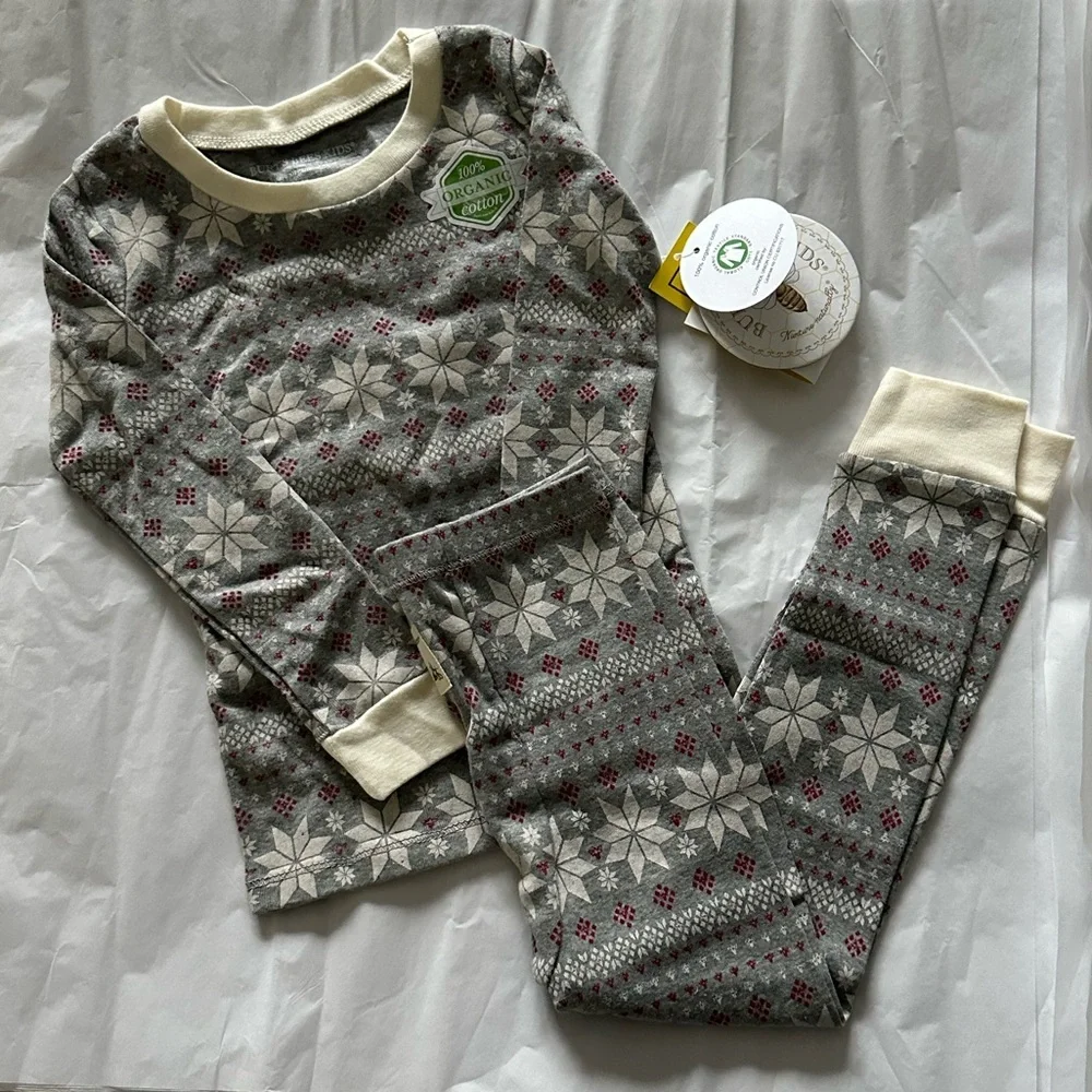 NWT - Burt’s Bees Snowflake Christmas Pajamas - 3T (unisex)